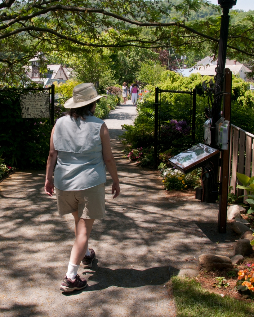 056__DSC1290.jpg - Shelburne Falls MA: Bridge of Flowers