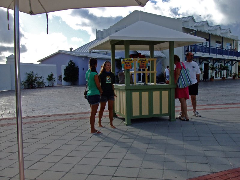 014_DSCF0616b.jpg - The helmet dive booth