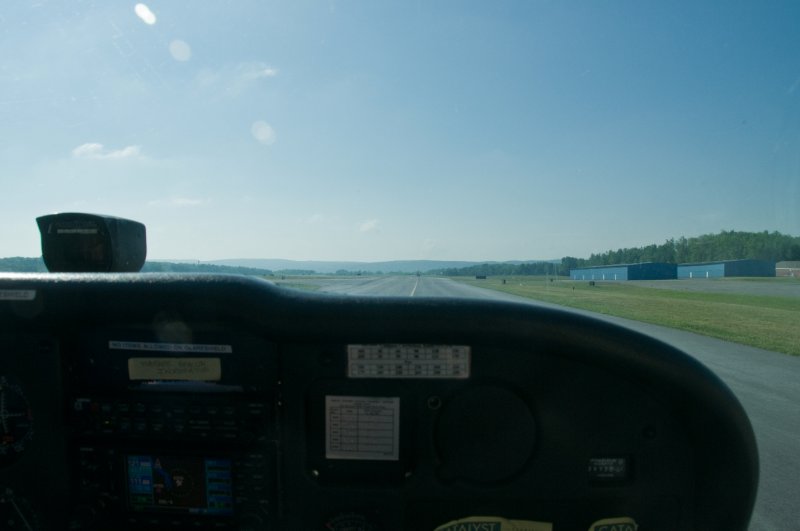 _DSC1889.jpg - Taxing in the Skyhawk