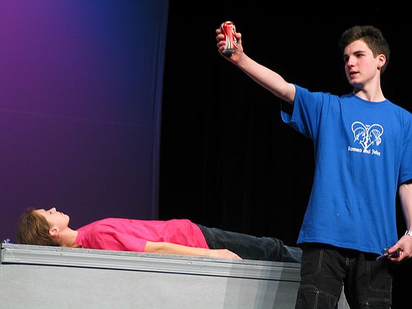 Romeo prepares to commit suicide by tooth decay (very painful)